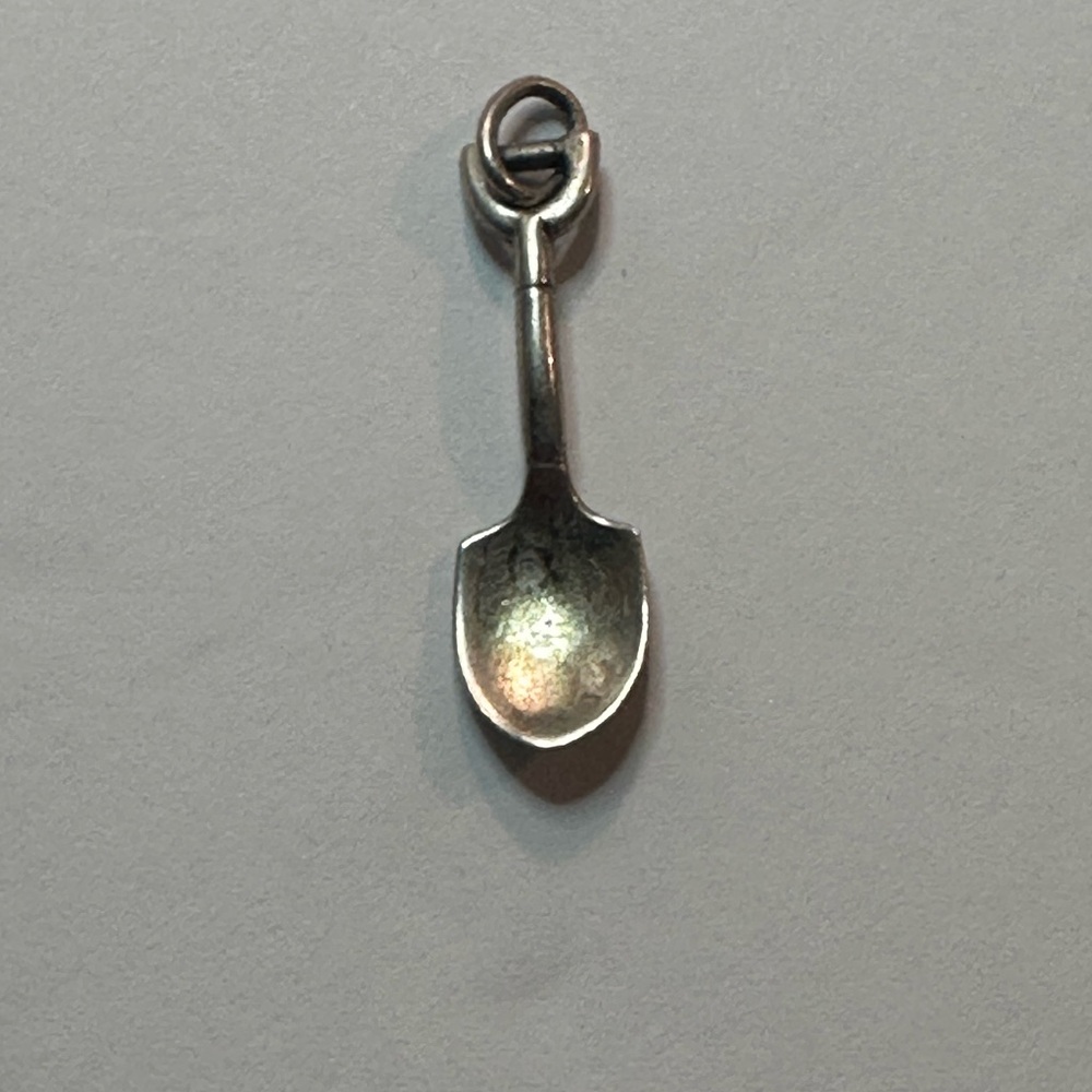 Vintage sterling charm shovel spade